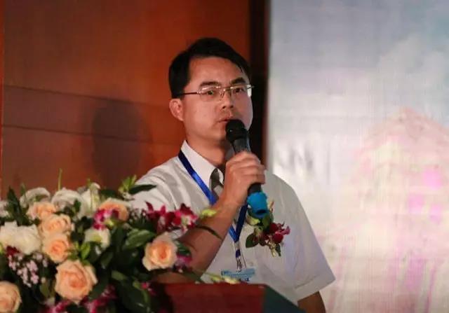 新任会长欧启信发表就职演讲