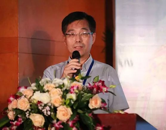 副会长兼秘书长周榕主持大会