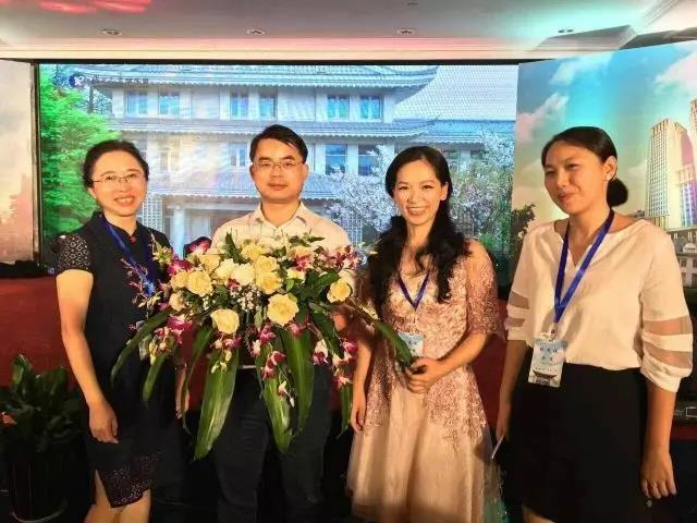 三个女人一台戏  还有一个和稀泥