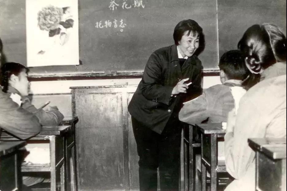 自复旦毕业后,于漪在三尺讲台执教已有六十八载,从培养一届又一届学生