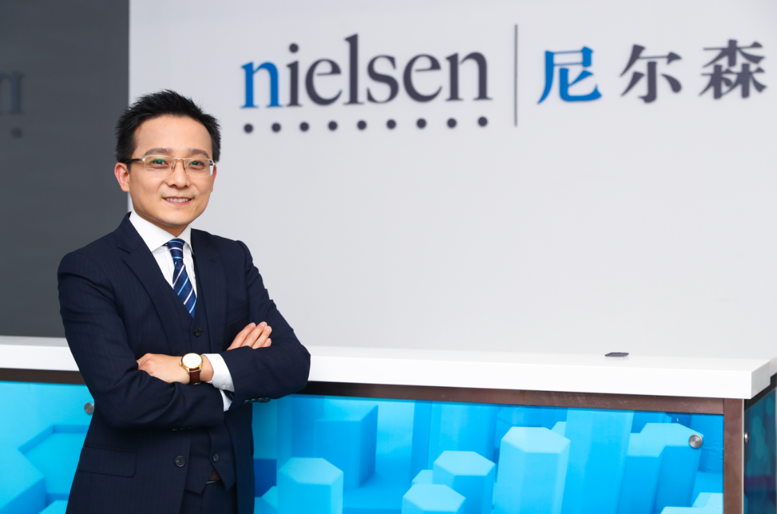 于复旦大学文物与博物馆学系,目前在全球著名市场研究公司尼尔森任职